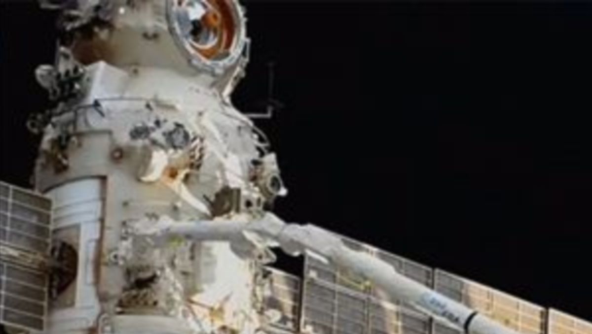 La insólita interrupción argentina en plena caminata espacial