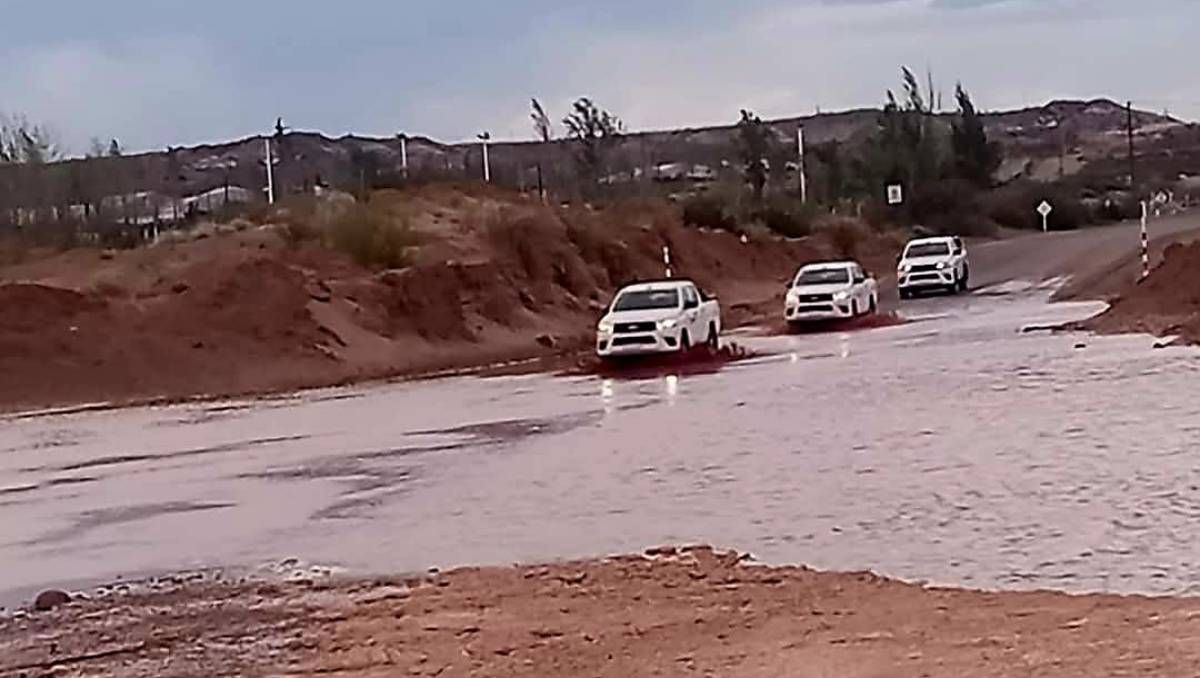 La tormenta convirtió cañadones secos en ríos