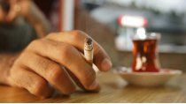 Los precios aumentan, pero los fumadores no dejan el hábito. A lo sumo buscan marcas más económicas. 