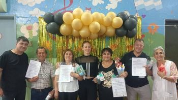 El gremio Sitramuci, junto con otras entidades locales, participa de la iniciativa que permite concluir la escuela primaria a personas adultas. El año pasado, se recibieron tres trabajadores municipales, que ahora pasaron a planta en el Municipio. El gremio Sitramuci, junto con otras entidades locales, participa de la iniciativa que permite concluir la escuela primaria a personas adultas. El año pasado, se recibieron tres trabajadores municipales, que ahora pasaron a planta en el Municipio.