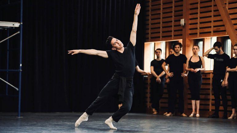 El bailarín cipoleño que brilla en Buenos Aires y se prepara para la pista del Súper Bailando