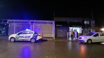 La Policía concurrió al lugar tras el aviso de vecinos y atrapó a los dos boqueteros en las inmediaciones.&nbsp;