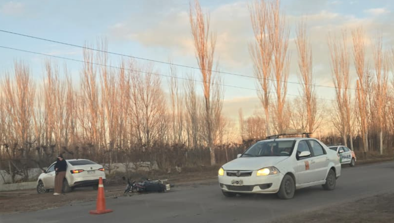 El motociclista que impactó con el vehículo, fue hospitalizado.