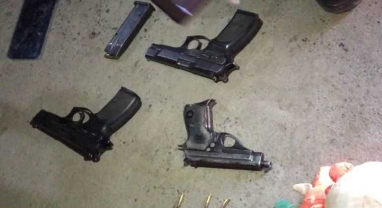 Allanaron un comedor comunitario y encontraron armas de fuego