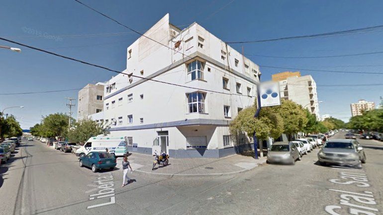 Denuncian que  les robaron durante la cesárea y ahora les retuvieron la documentación del bebé