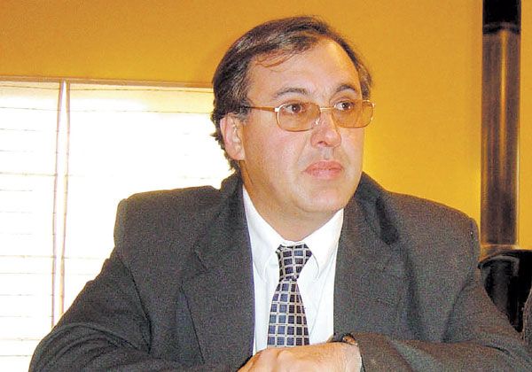 El ministro Accatino sumó su apoyo a César Barbeito