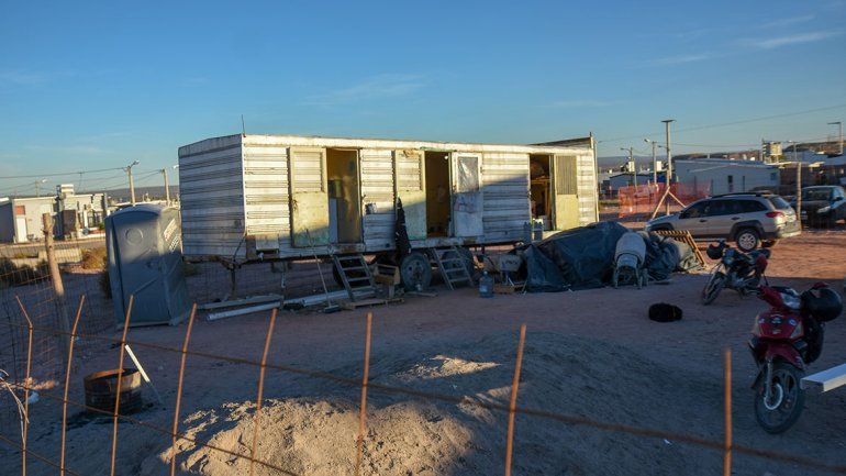 Le cortaron dos dedos a un sereno en un salvaje robo en Neuquén