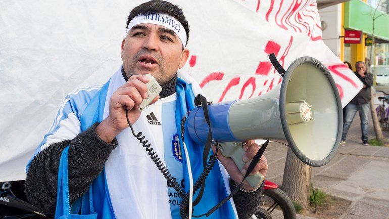 Omar Meza no afloja en los reclamos por los derechos laborales.