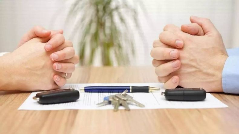 El nuevo seguro incorpora asistencia emocional, legal y doméstica para atravesar el período posterior a una separación.