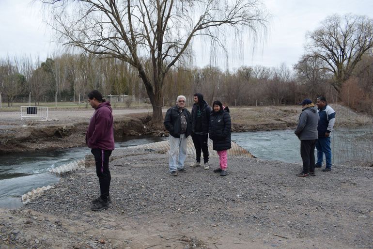 Vecinos de la Isla Jordán quieren arreglar el puente que se llevó la crecida