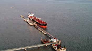 Gracias a Vaca Muerta, la terminal Rosa Negra superó las 100 operaciones desde su inauguración. | LMCipolletti.com Gracias a Vaca Muerta, la terminal Rosa Negra superó las 100 operaciones desde su inauguración.