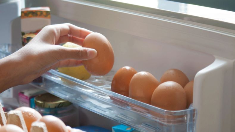 Los especialistas brindan una serie de recomendaciones para conservar correctamente los huevos en la heladera y poder consumirlos en óptimo estado. | LMCipolletti.com Los especialistas brindan una serie de recomendaciones para conservar correctamente los huevos en la heladera y poder consumirlos en óptimo estado.