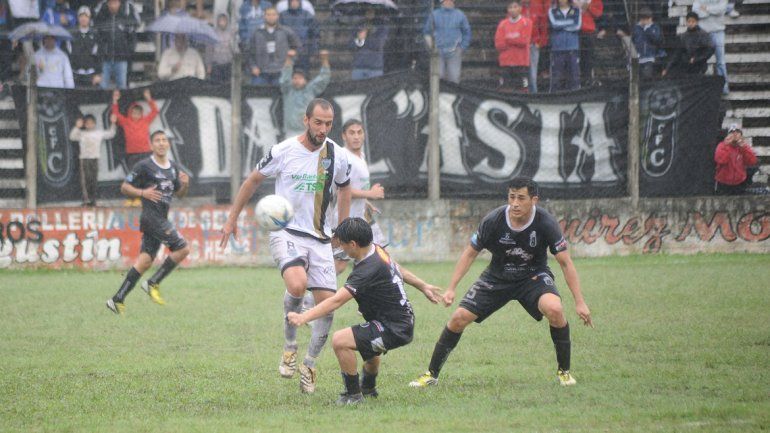 Negri  jugó el primer tiempo de 8 en un Cipo que se trajo de Tucumán la tercera victoria como visitante de todo el campeonato.