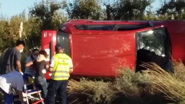 Perdió el control del auto y volcó sobre la Ruta 65