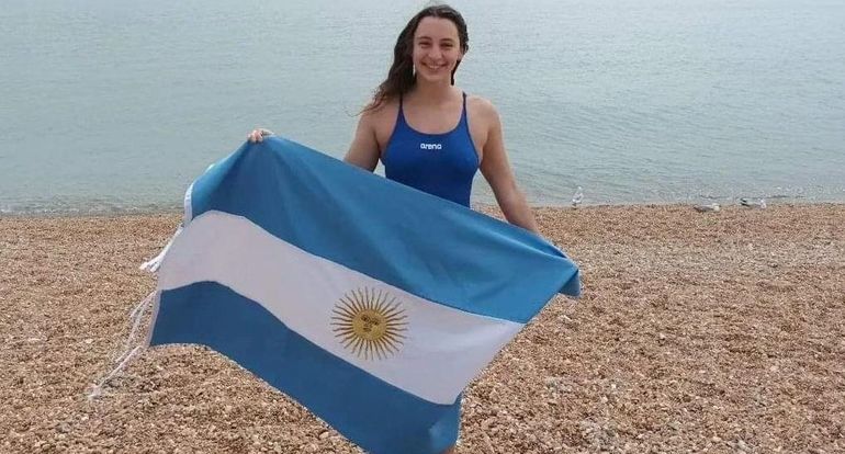 Ailén Lascano Micaz, primera rionegrina en cruzar el Canal de la Mancha