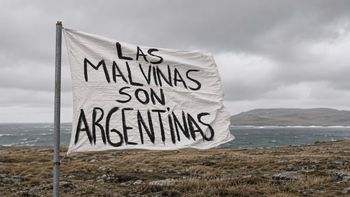 Impulsan una ley para que las escuelas de Río Negro exhiban la leyenda: Las Malvinas son Argentinas.
