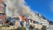 feroz incendio destruyo historico hotel huemul de bariloche y hay dos bomberos hospitalizados feroz incendio destruyo historico hotel huemul de bariloche y hay dos bomberos hospitalizados