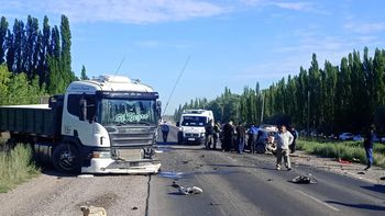 El choque que involucró un camión y dos autos se produjo en la Ruta 151, a la altura de Ferri. Uno de los conductores fue hospitalizado. 