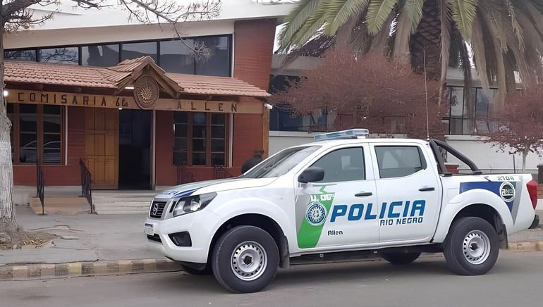 Una mujer de Allen fue detenida por ir a la casa de su ex pese a una prohibición de acercamiento.