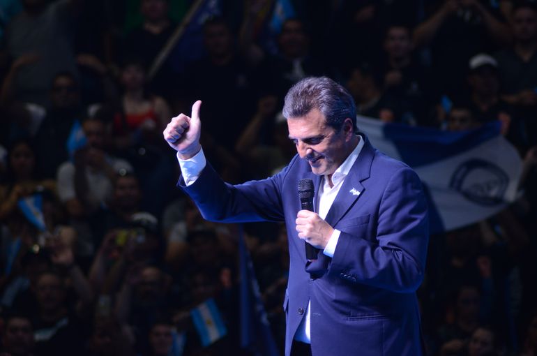 En 21 fotos, la visita de Sergio Massa a la región