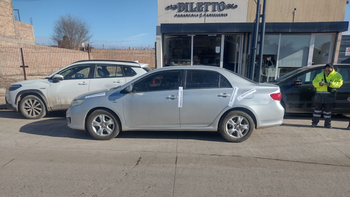 Esta mañana, un Toyota Corolla fue secuestrado porque funcionaba como transporte de pasajero de aplicación.