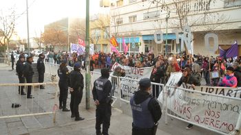 Las calles de Cipolletti se tiñieron con el nombre de Otoño Uriarte y el reclamo de justicia.