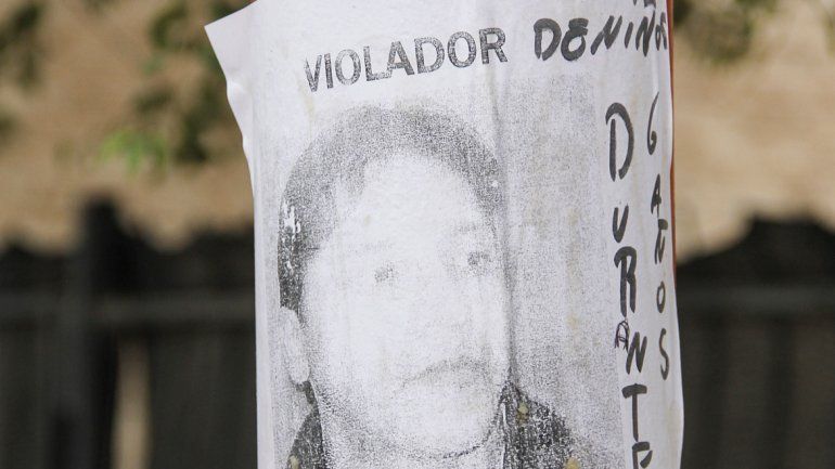 La organización Mujeres en Lucha escrachó al supuesto abusador.&nbsp;