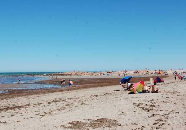 Piedras Coloradas, una playa para la aventura