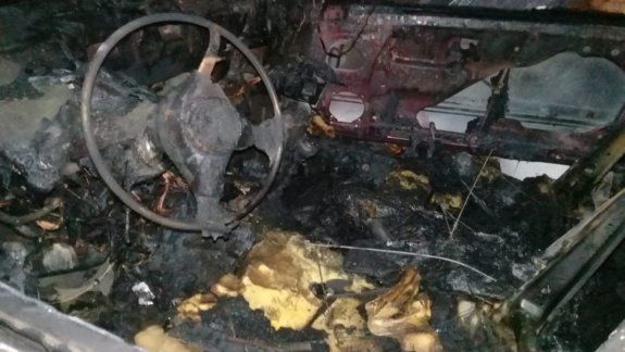 Así le quedó el auto al vecino que bromeó contra una intendenta  