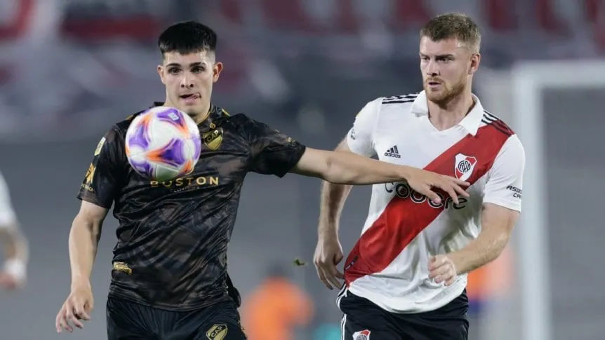 River vs Platense: Hora