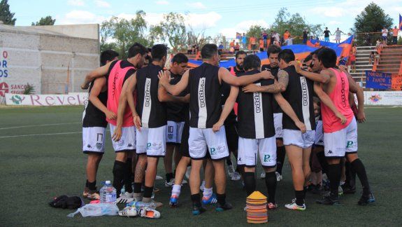 Cipo tiene fecha libre el domingo y Villa Mitre visita a Independiente en La Chacra. El Albinegro le prende velas al Rojo neuquino. &nbsp;