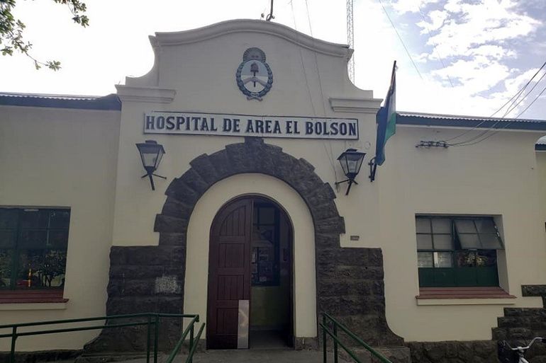 El personal médico dispuso el traslado del cuerpo al hospital para emitir el certificado de defunción y continuar con las diligencias de rigor. El personal médico dispuso el traslado del cuerpo al hospital para emitir el certificado de defunción y continuar con las diligencias de rigor.