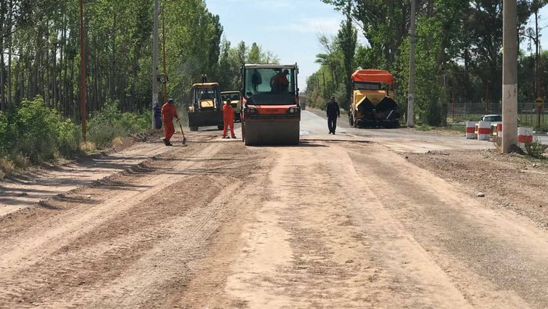 Bacheo y precaución al transitar por calle Illia: cómo siguen las obras