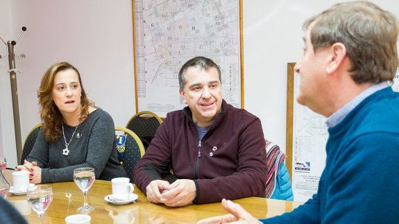 Gabriela Zudaire se reunió ayer con el intendente Tortoriello, a quien le contó los proyectos que tienen para la ciudad.