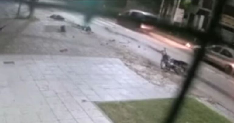 Chocaron cuando volvían de una cita, ella necesita operarse y él tuvo una inexplicable reacción