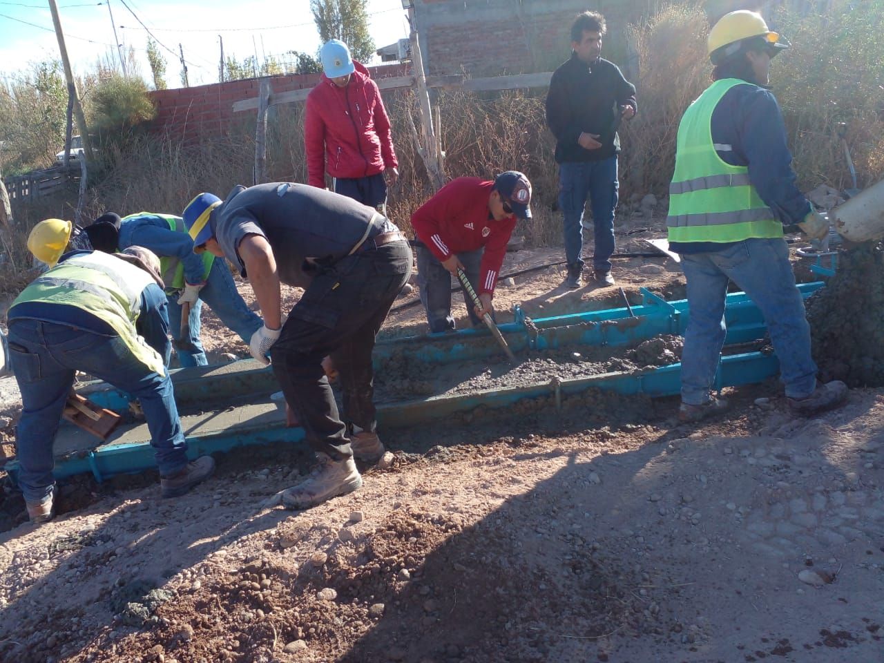 Avanza la obra de cordón cuneta en el Barrio Obrero