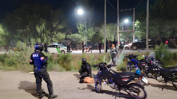 cipolletti: robo un auto, anduvo unas pocas cuadras y lo pesco la policia