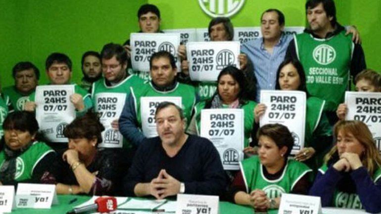 El titular del gremio estatal ATE anticipó una movilización regional a los puentes carreteros.
