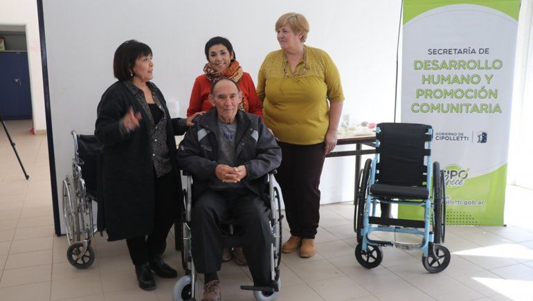 La Muni cipoleña recibió 12 nuevas sillas de rueda