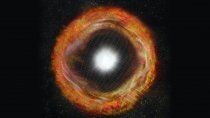 astronomos miran al cielo esperando una supernova