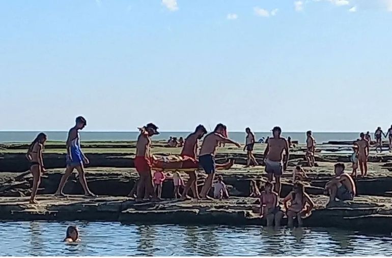 Los rescates se realizaron con ayuda de guardavidas y guardaambientales. Foto: Gentileza.