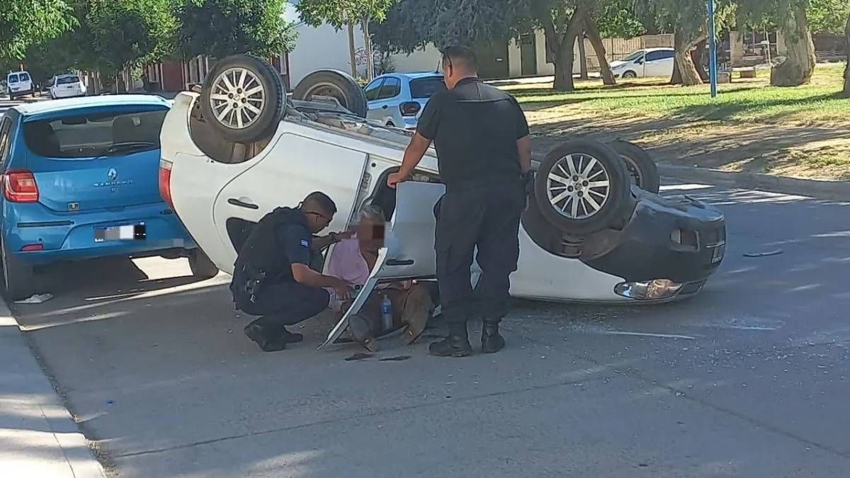Las impactantes imágenes de un choque en Roca y tragedia y muerte en Ruta Chica
