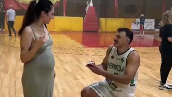 El emotivo momento que se vivió en el básquet regional
