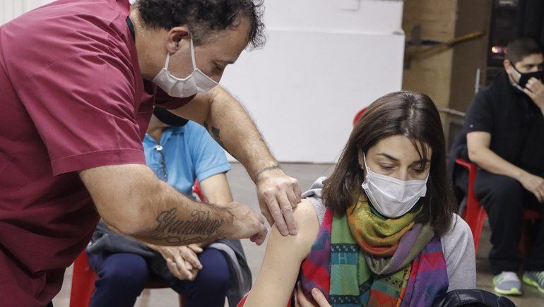 Para aprovechar el feriado: vacunan sin turno en dos puntos de Cipolletti