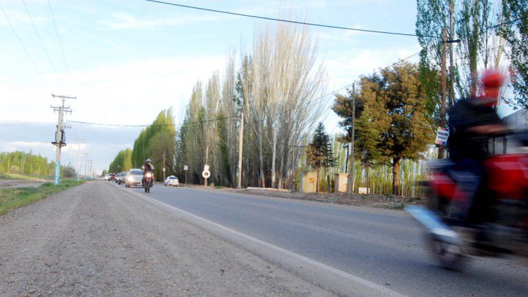 La Ruta Chica es muy utilizada por los motociclistas que viven en Fernández Oro y trabajan en Cipolletti.