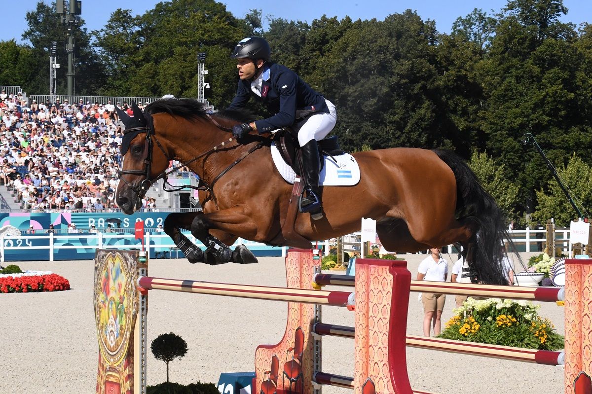 Larocca está en la final de equitación y buscará dar el batacazo en la etapa decisiva. Fotos: Sergio Dovio, desde París.&nbsp;