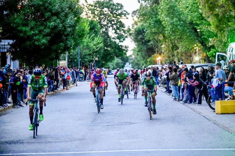 La Vuelta al Valle tuvo su prólogo el lunes y finalizará el domingo. Foto: CCO Facebook