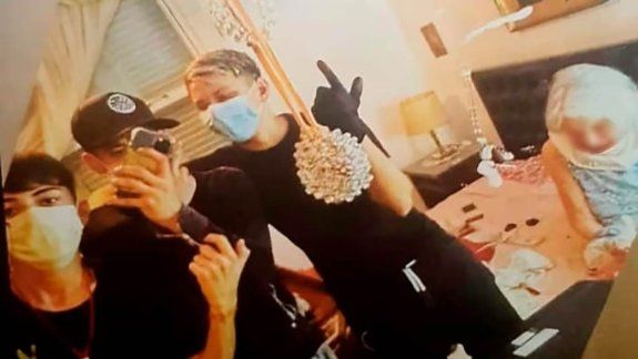 Escalofriante: entraron a robarle a una anciana