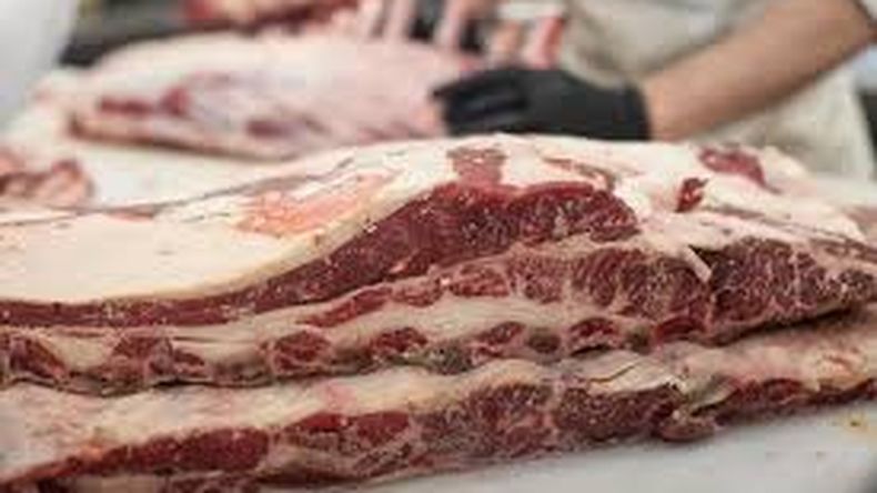 Sigue en baja el precio del asado, ¿momento de stockearse para las fiestas?