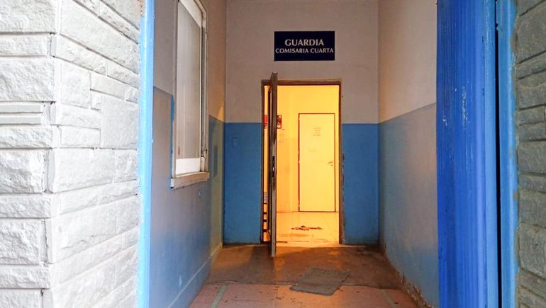 Presos de la Comisaría Cuarta piden tener el acceso a teléfonos para hablar con sus familiares y reclaman por la provisión de agua.&nbsp;